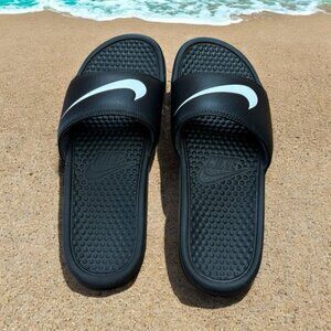 NWOT Nike Benassi JDI Sandals Black  White Womens Size 9